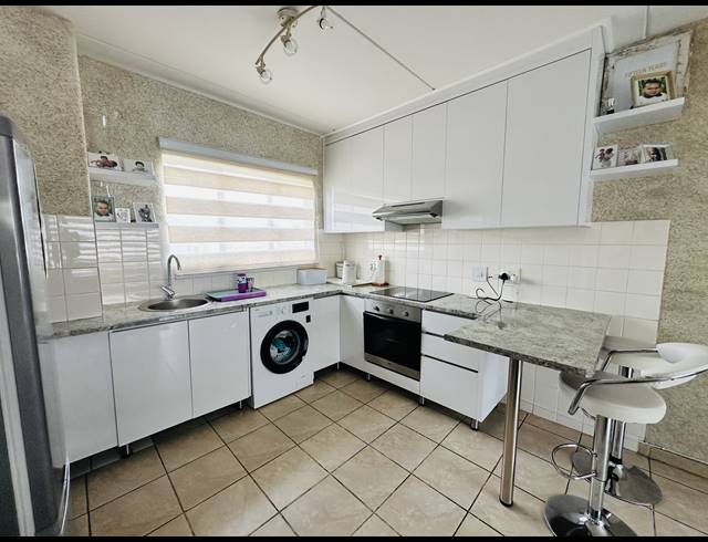 2 BEDROOM TOWNHOUSE FOR SALE IN MEREDALE